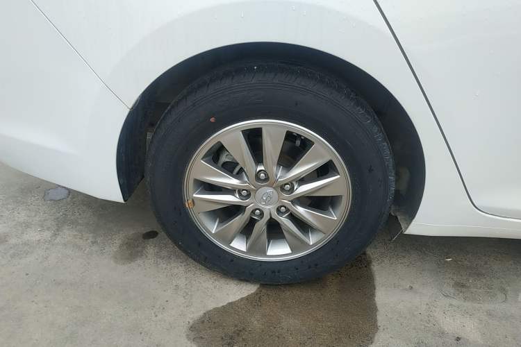 Used Hyundai Celesta 2018 1.6L Automatic GL Enjoyment Edition China VI compliant Right Rear Wheel Hub