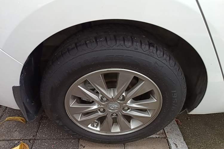 Used Hyundai Celesta 2018 1.6L Automatic GL Enjoyment Edition China VI compliant Right Rear Wheel Hub