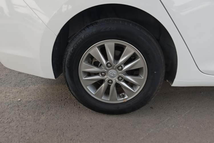 Used Hyundai Celesta 2018 1.6L Automatic GL Enjoyment Edition China VI compliant Right Rear Wheel Hub