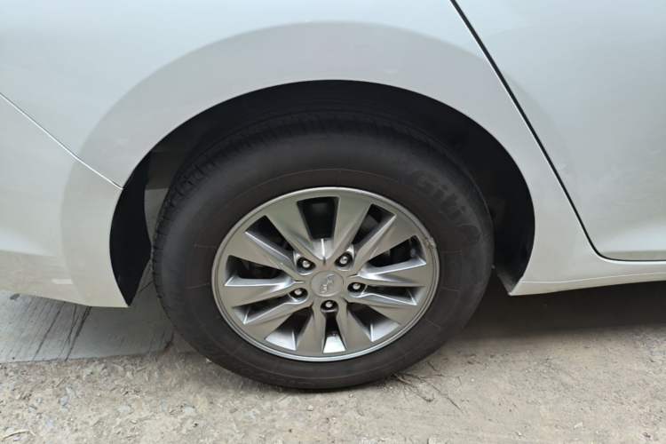 Used Hyundai Celesta 2018 1.6L Automatic GL Enjoyment Edition China VI compliant Right Rear Wheel Hub