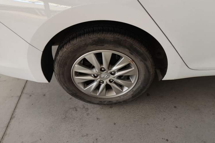 Used Hyundai Celesta 2018 1.6L Automatic GL Enjoyment Edition China VI compliant Right Rear Wheel Hub