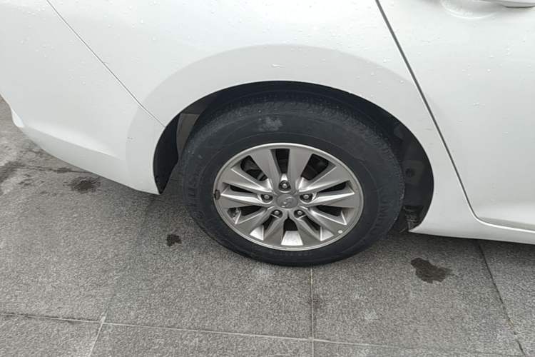 Used Hyundai Celesta 2018 1.6L Automatic GL Enjoyment Edition China VI compliant Right Rear Wheel Hub