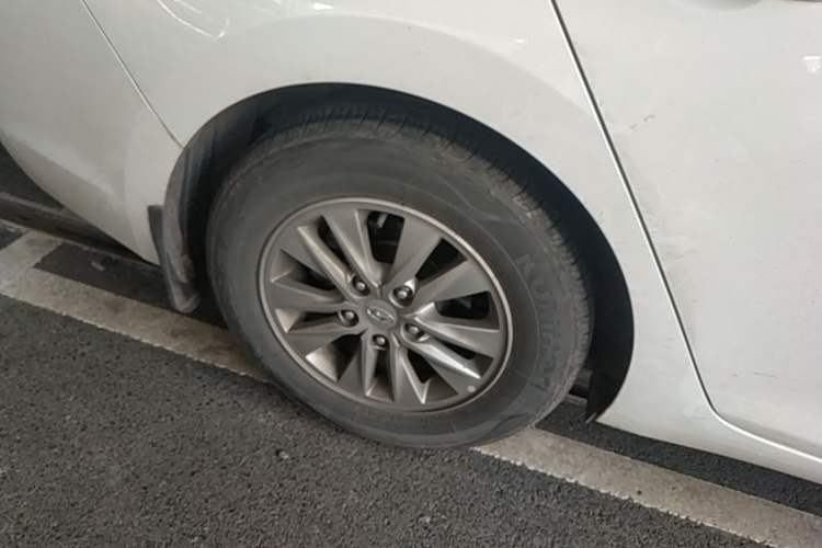 Used Hyundai Celesta 2018 1.6L Automatic GL Enjoyment Edition China VI compliant Right Rear Wheel Hub