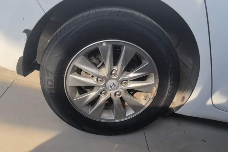 Used Hyundai Celesta 2018 1.6L Automatic GL Enjoyment Edition China VI compliant Right Rear Wheel Hub