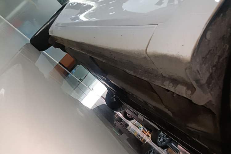 Used Hyundai Celesta 2018 1.6L Automatic GL Enjoyment Edition China VI compliant Right Side Sill