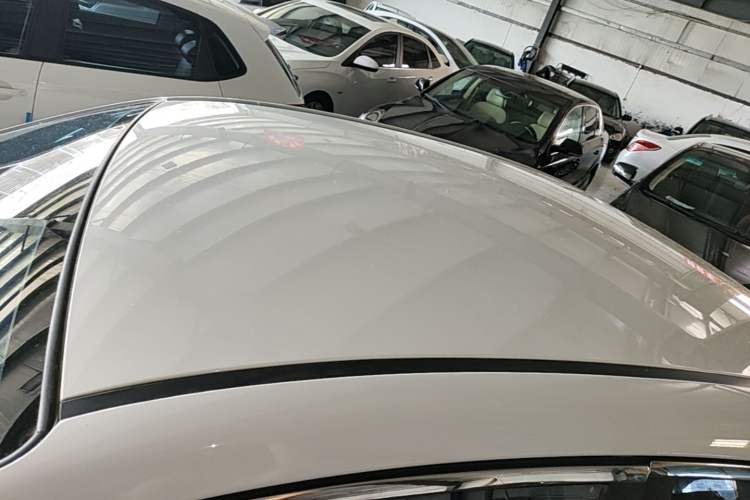 Used Hyundai Celesta 2018 1.6L Automatic GL Enjoyment Edition China VI compliant Roof