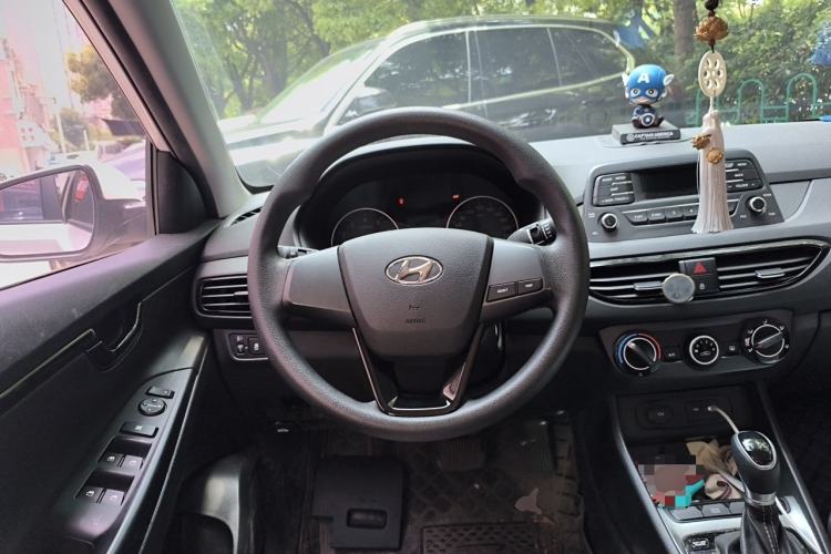 Used Hyundai Celesta 2018 1.6L Automatic GL Enjoyment Edition China VI compliant Steering Wheel