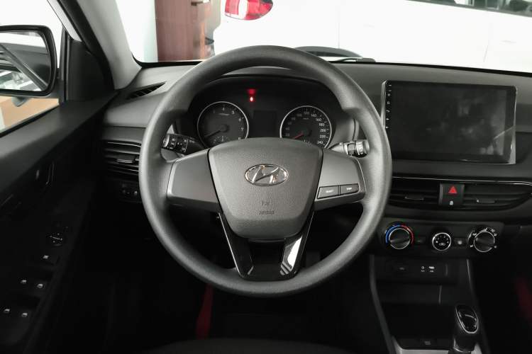 Used Hyundai Celesta 2018 1.6L Automatic GL Enjoyment Version China V Standard Steering Wheel