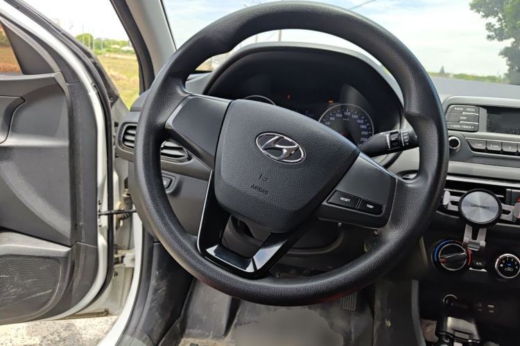 Used Hyundai Celesta 2018 1.6L Automatic GL Enjoyment Version China V Standard Steering Wheel