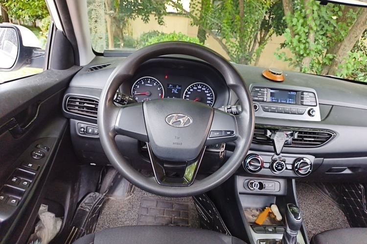 Used Hyundai Celesta 2018 1.6L Automatic GL Enjoyment Edition China VI compliant Steering Wheel