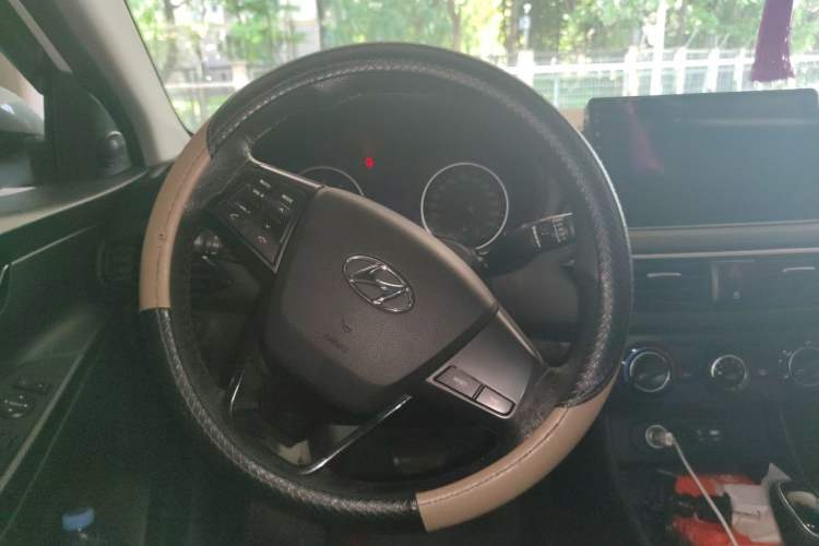 Used Hyundai Celesta 2018 1.6L Automatic GL Enjoyment Edition China VI compliant Steering Wheel