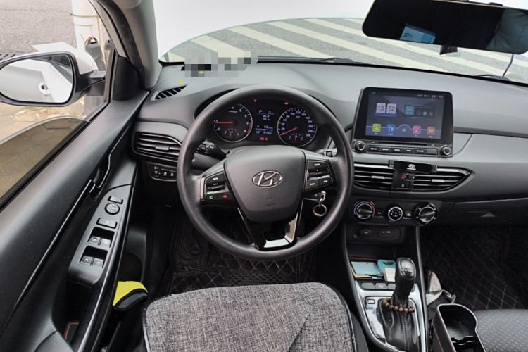 Used Hyundai Celesta 2018 1.6L Automatic GL Enjoyment Edition China VI compliant Steering Wheel