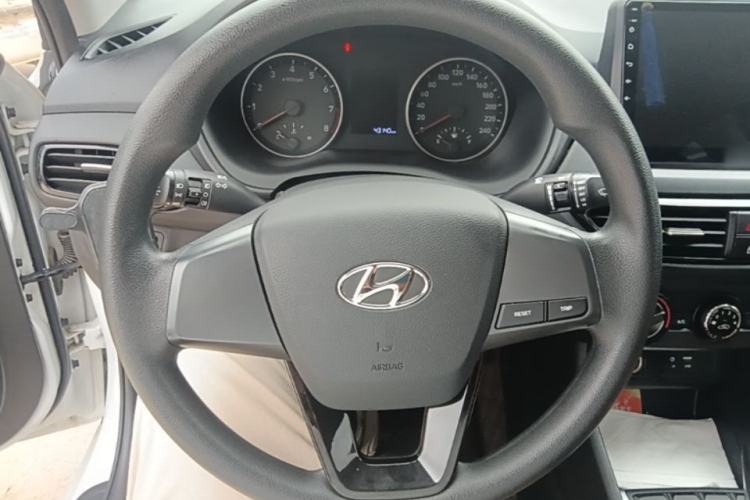 Used Hyundai Celesta 2018 1.6L Automatic GL Enjoyment Version China V Standard Steering Wheel
