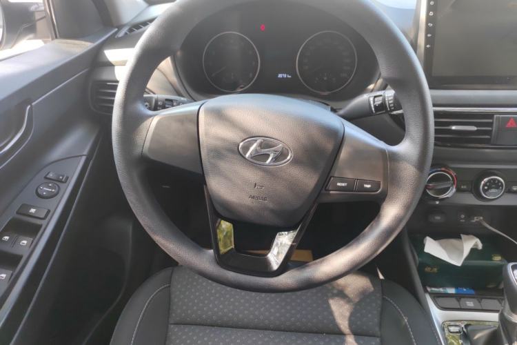 Used Hyundai Celesta 2018 1.6L Automatic GL Enjoyment Version China V Standard Steering Wheel