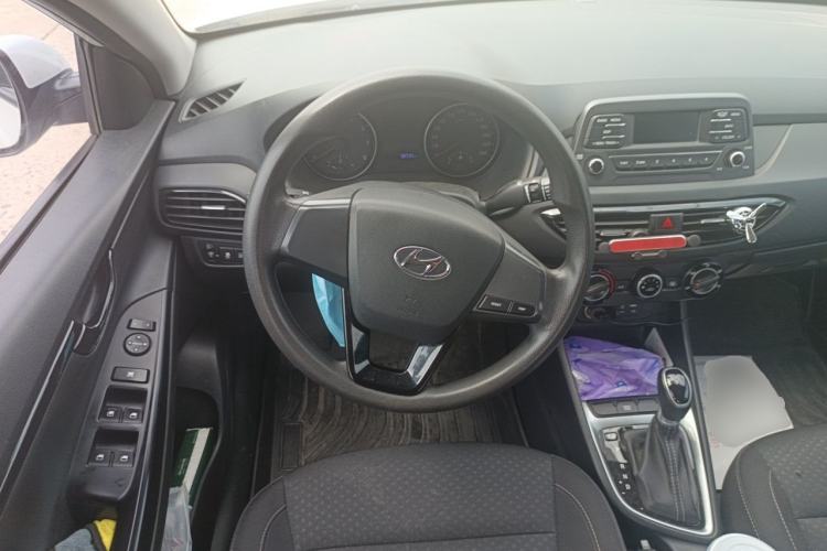 Used Hyundai Celesta 2018 1.6L Automatic GL Enjoyment Edition China VI compliant Steering Wheel
