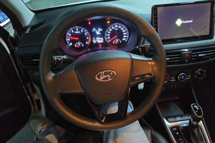 Used Hyundai Celesta 2018 1.6L Automatic GL Enjoyment Edition China VI compliant Steering Wheel