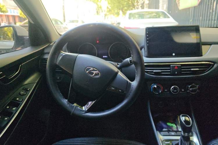 Used Hyundai Celesta 2018 1.6L Automatic GL Enjoyment Edition China VI compliant Steering Wheel
