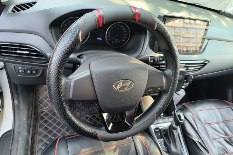 Used Hyundai Celesta 2018 1.6L Automatic GL Enjoyment Edition China VI compliant Steering Wheel
