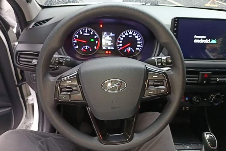 Used Hyundai Celesta 2018 1.6L Automatic GL Enjoyment Edition China VI compliant Steering Wheel