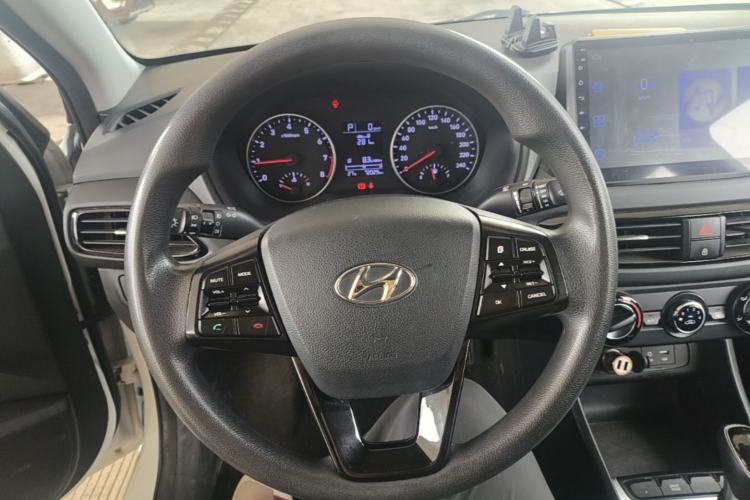 Used Hyundai Celesta 2018 1.6L Automatic GL Enjoyment Edition China VI compliant Steering Wheel