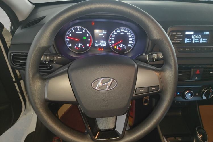 Used Hyundai Celesta 2018 1.6L Automatic GL Enjoyment Version China V Standard Steering Wheel