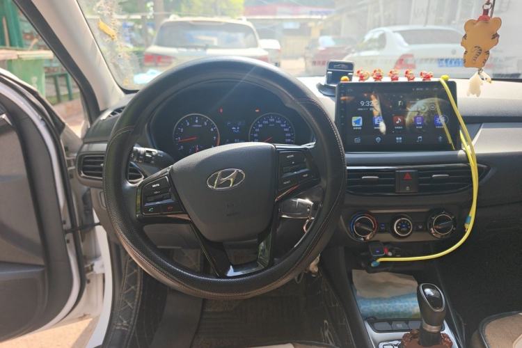Used Hyundai Celesta 2018 1.6L Automatic GL Enjoyment Edition China VI compliant Steering Wheel