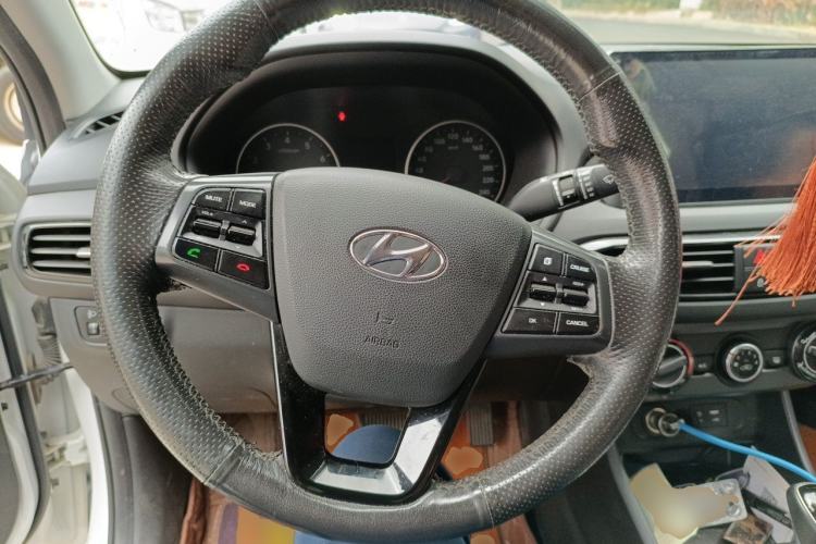 Used Hyundai Celesta 2018 1.6L Automatic GL Enjoyment Version China V Standard Steering Wheel