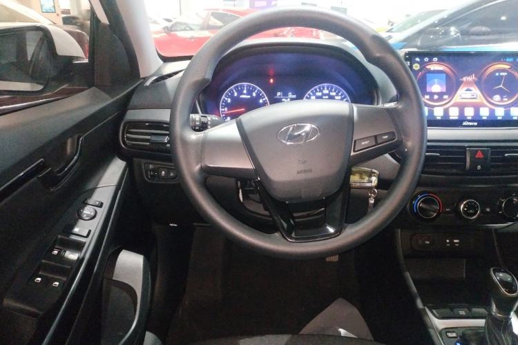 Used Hyundai Celesta 2018 1.6L Automatic GL Enjoyment Version China V Standard Steering Wheel