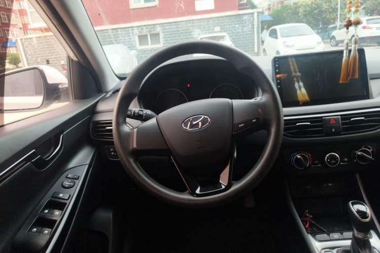 Used Hyundai Celesta 2018 1.6L Automatic GL Enjoyment Edition China VI compliant Steering Wheel