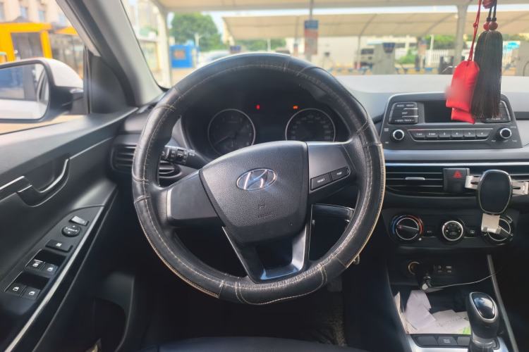 Used Hyundai Celesta 2018 1.6L Automatic GL Enjoyment Edition China VI compliant Steering Wheel