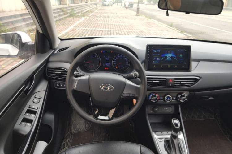 Used Hyundai Celesta 2018 1.6L Automatic GL Enjoyment Edition China VI compliant Steering Wheel