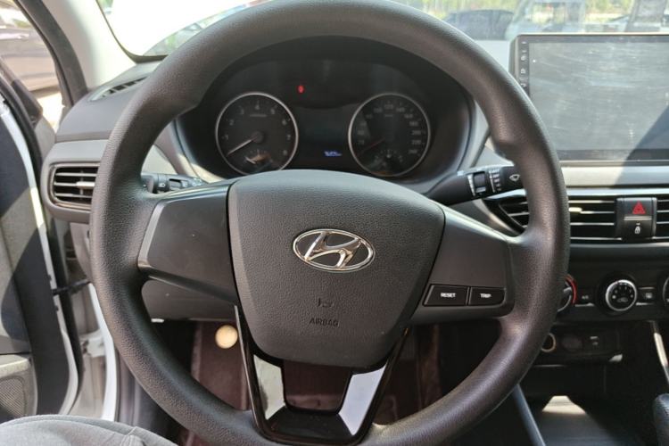 Used Hyundai Celesta 2018 1.6L Automatic GL Enjoyment Edition China VI compliant Steering Wheel