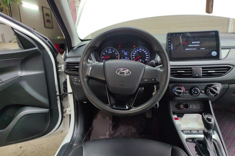 Used Hyundai Celesta 2018 1.6L Automatic GL Enjoyment Edition China VI compliant Steering Wheel
