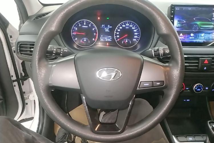 Used Hyundai Celesta 2018 1.6L Automatic GL Enjoyment Edition China VI compliant Steering Wheel