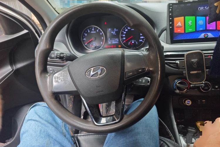 Used Hyundai Celesta 2018 1.6L Automatic GL Enjoyment Edition China VI compliant Steering Wheel