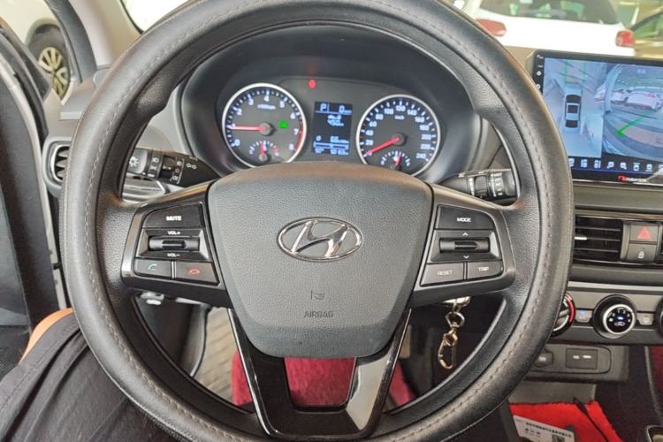 Used Hyundai Celesta 2018 1.6L Automatic GL Enjoyment Edition China VI compliant Steering Wheel