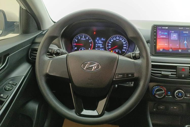 Used Hyundai Celesta 2018 1.6L Automatic GL Enjoyment Edition China VI compliant Steering Wheel