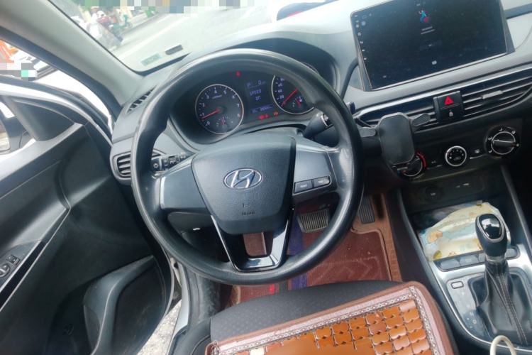 Used Hyundai Celesta 2018 1.6L Automatic GL Enjoyment Edition China VI compliant Steering Wheel