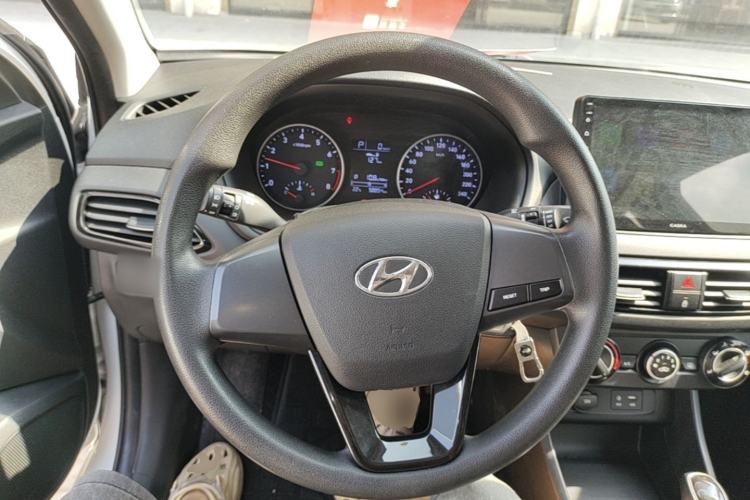 Used Hyundai Celesta 2018 1.6L Automatic GL Enjoyment Edition China VI compliant Steering Wheel