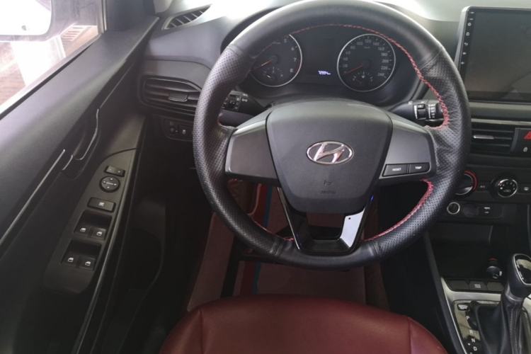 Used Hyundai Celesta 2018 1.6L Automatic GL Enjoyment Edition China VI compliant Steering Wheel