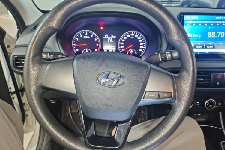 Used Hyundai Celesta 2018 1.6L Automatic GL Enjoyment Edition China VI compliant Steering Wheel