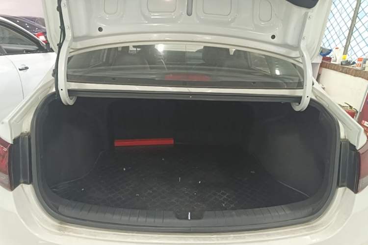 Used Hyundai Celesta 2018 1.6L Automatic GL Enjoyment Version China V Standard Trunk