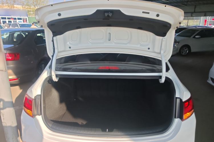 Used Hyundai Celesta 2018 1.6L Automatic GL Enjoyment Version China V Standard Trunk
