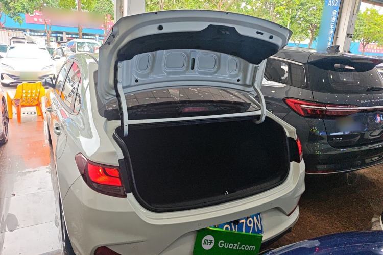 Used Hyundai Celesta 2018 1.6L Automatic GL Enjoyment Version China V Standard Trunk
