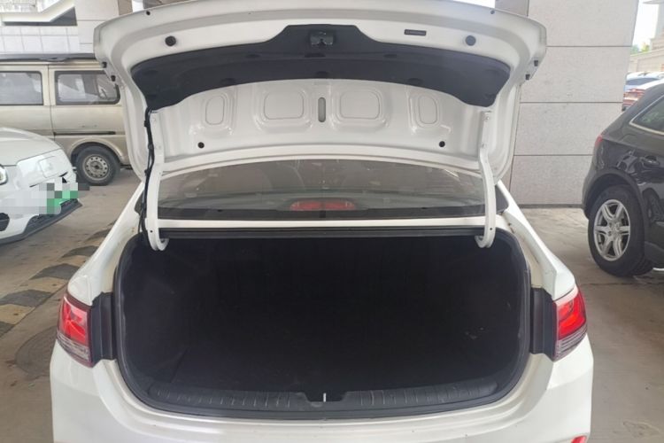 Used Hyundai Celesta 2018 1.6L Automatic GL Enjoyment Edition China VI compliant Trunk