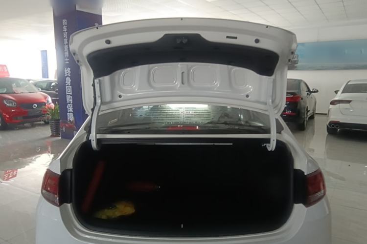 Used Hyundai Celesta 2018 1.6L Automatic GL Enjoyment Edition China VI compliant Trunk