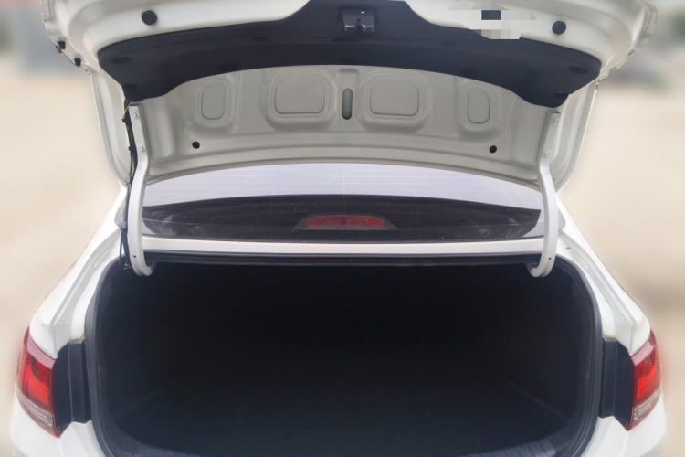 Used Hyundai Celesta 2018 1.6L Automatic GL Enjoyment Edition China VI compliant Trunk