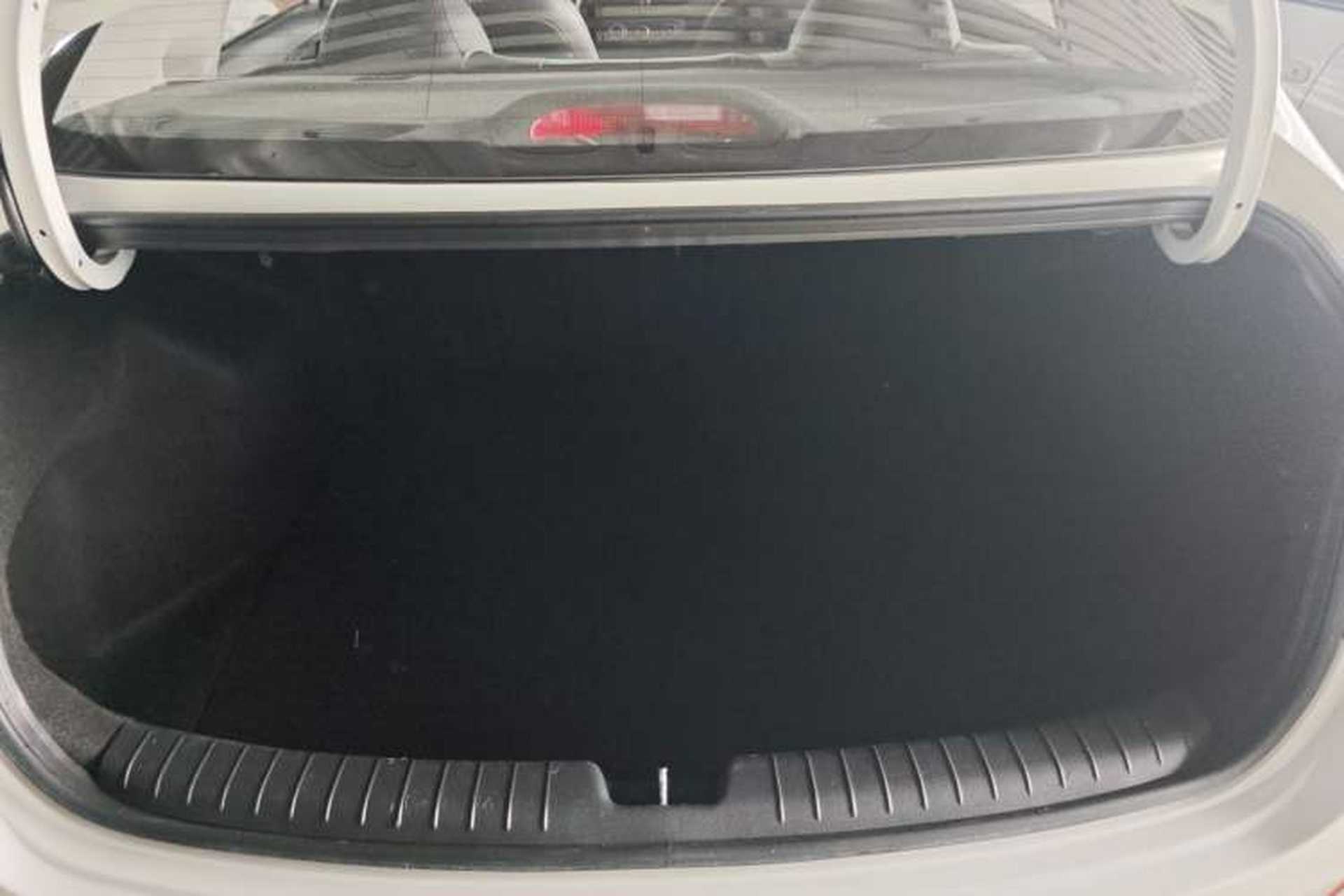 Used Hyundai Celesta 2018 1.6L Automatic GL Enjoyment Edition China VI compliant Trunk
