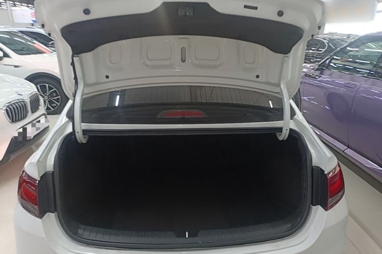 Used Hyundai Celesta 2018 1.6L Automatic GL Enjoyment Edition China VI compliant Trunk