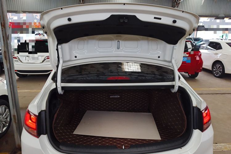 Used Hyundai Celesta 2018 1.6L Automatic GL Enjoyment Edition China VI compliant Trunk